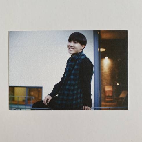 BTS '花樣年華 ON STAGE' 2015 MINI PHOTOCARD - J-HOPE (2/7) BTS '花樣年華 ON STAGE' 2015 MINI PHOTOCARD - J-HOPE (2/7)